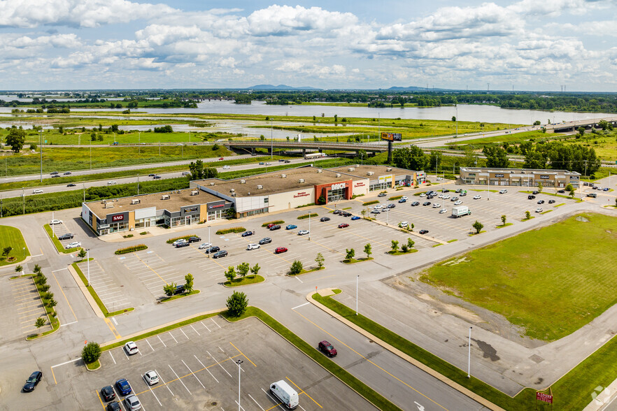 250-400 Montée Des Pionniers, Terrebonne, QC à louer - Aérien – Image 2 sur 7