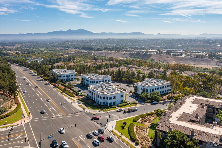 27432 Aliso Creek Rd, Aliso Viejo, CA à vendre - Aérien – Image 2 sur 4