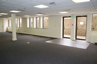 101 W Kirkwood Ave, Bloomington, IN à louer Photo intérieure– Image 1 sur 5