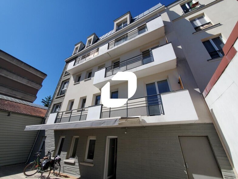 Bureau dans Ivry-sur-Seine à louer - Photo de l’immeuble – Image 2 sur 22