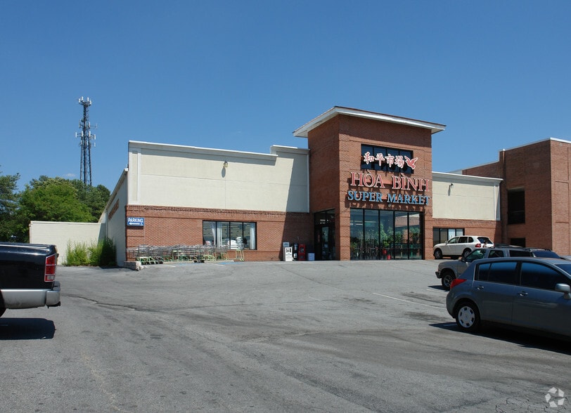 4897 Buford Hwy, Atlanta, GA à louer - Photo principale – Image 1 sur 2