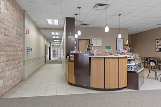 152 Cleopatra Dr, Ottawa, ON à louer Hall d’entrée– Image 2 sur 25