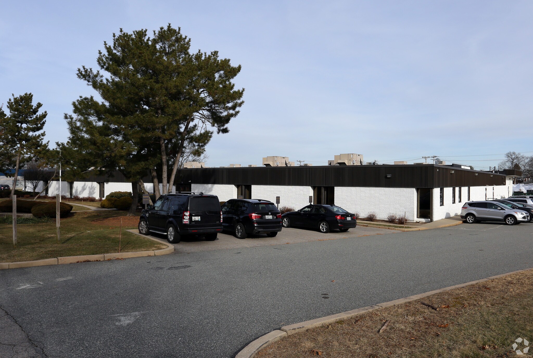 30 Jefferson Park Rd, Warwick, RI à louer Photo principale– Image 1 sur 6