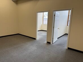 2 Shaker Rd, Shirley, MA à louer Photo intérieure– Image 2 sur 3