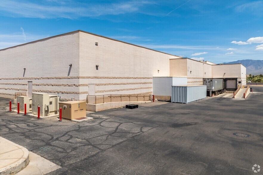 330 N Sandhill Blvd, Mesquite, NV à louer - Photo de l’immeuble – Image 2 sur 4
