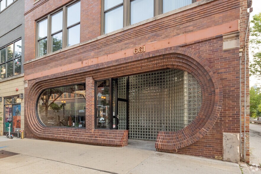 661 W Lake St, Chicago, IL à louer - Photo de l’immeuble – Image 2 sur 11