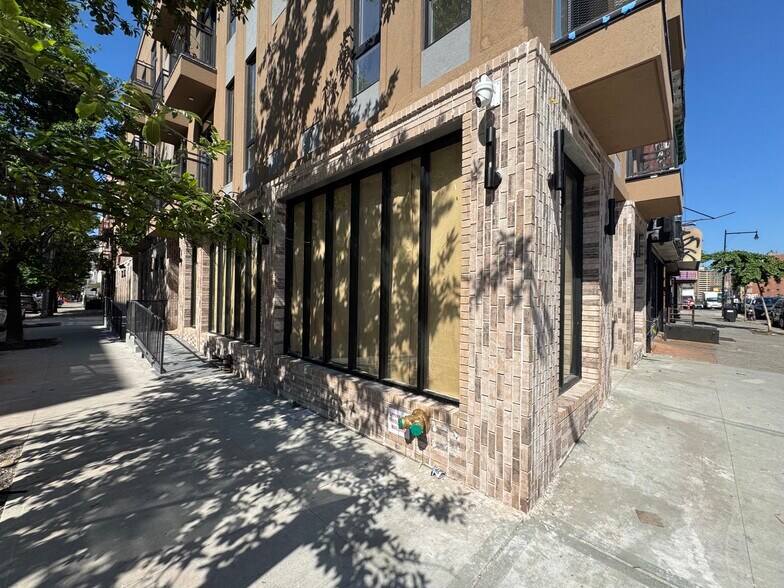 590 Bushwick Ave, Brooklyn, NY à louer - Photo de l’immeuble – Image 3 sur 3