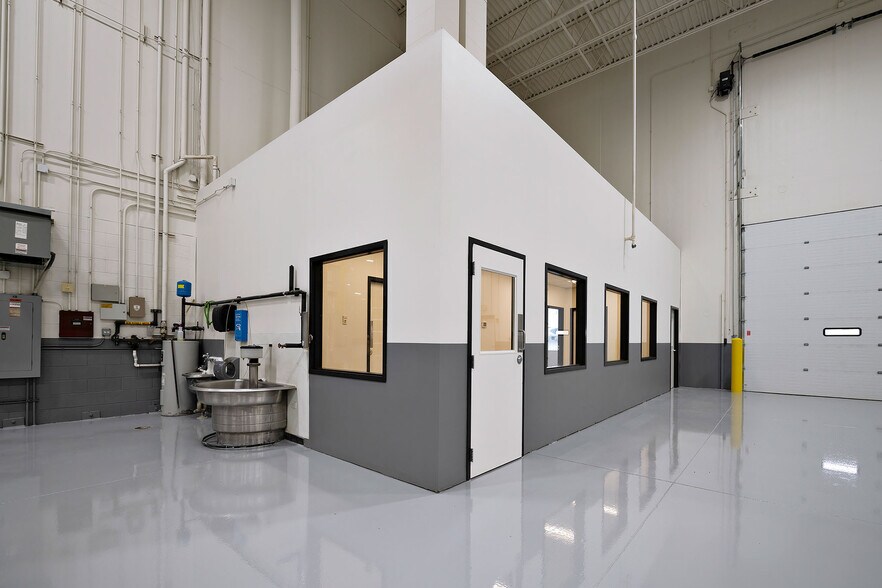 2715 Davey Rd, Woodridge, IL à louer - Photo intérieure – Image 3 sur 14