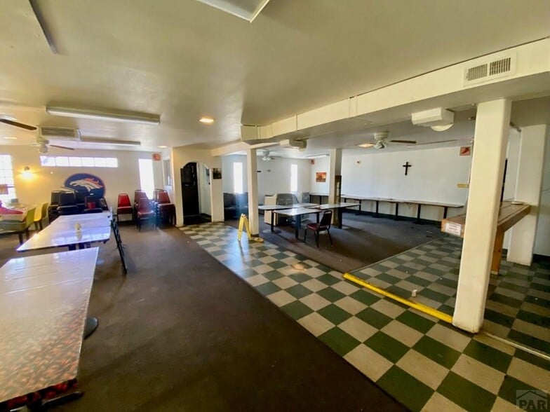 2322 Lake Ave, Pueblo, CO à vendre - Photo intérieure – Image 3 sur 10