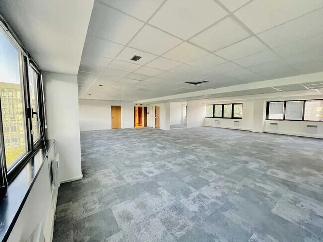 Plus de détails pour Bureau à louer