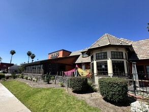 22651-22671 Lake Forest Dr, Lake Forest, CA à louer Photo de l’immeuble– Image 2 sur 3