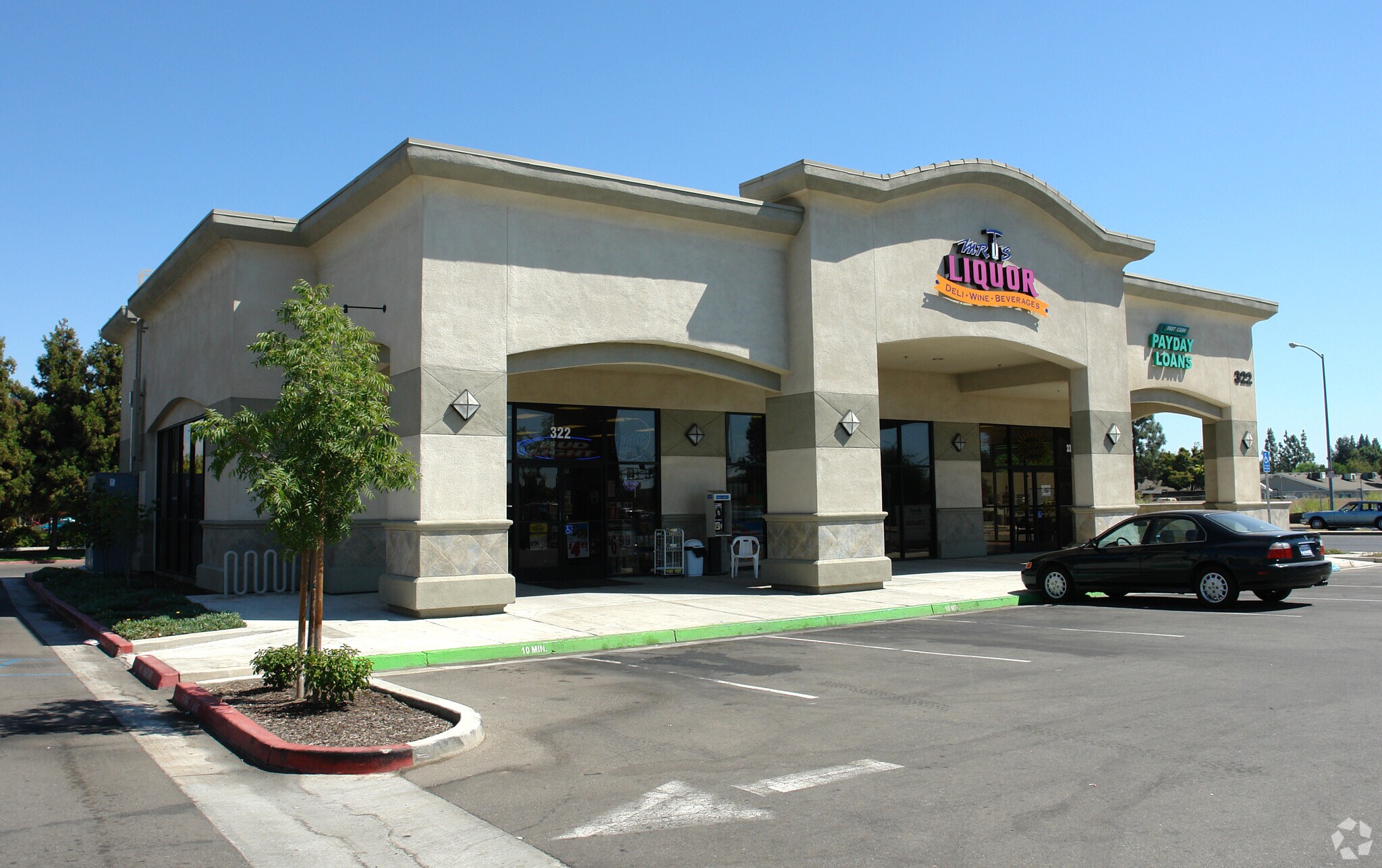 302-322 E Bullard Ave, Fresno, CA à louer Photo de l’immeuble– Image 1 sur 4