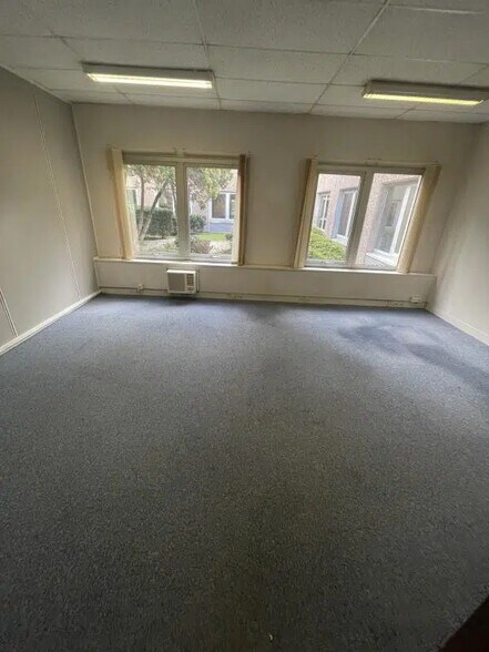 Industriel/Logistique dans Trappes à louer - Photo de l’immeuble – Image 3 sur 25