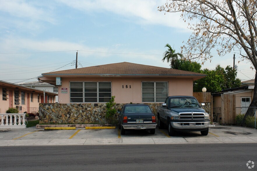 151 W 5th St, Hialeah, FL à vendre - Photo de l’immeuble – Image 2 sur 2