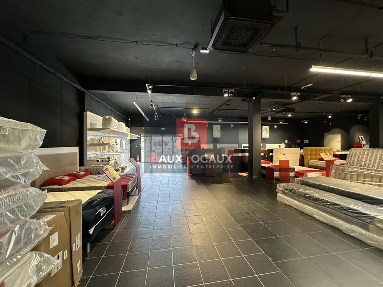 Local commercial dans Bollène à vendre - Photo de l’immeuble – Image 2 sur 8