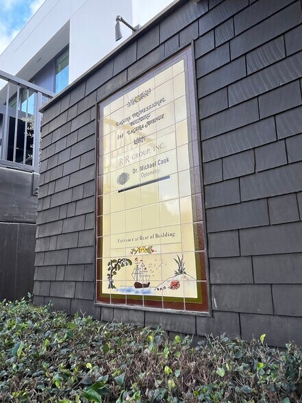 265 Laguna Ave, Laguna Beach, CA à louer - Photo de l’immeuble – Image 3 sur 9