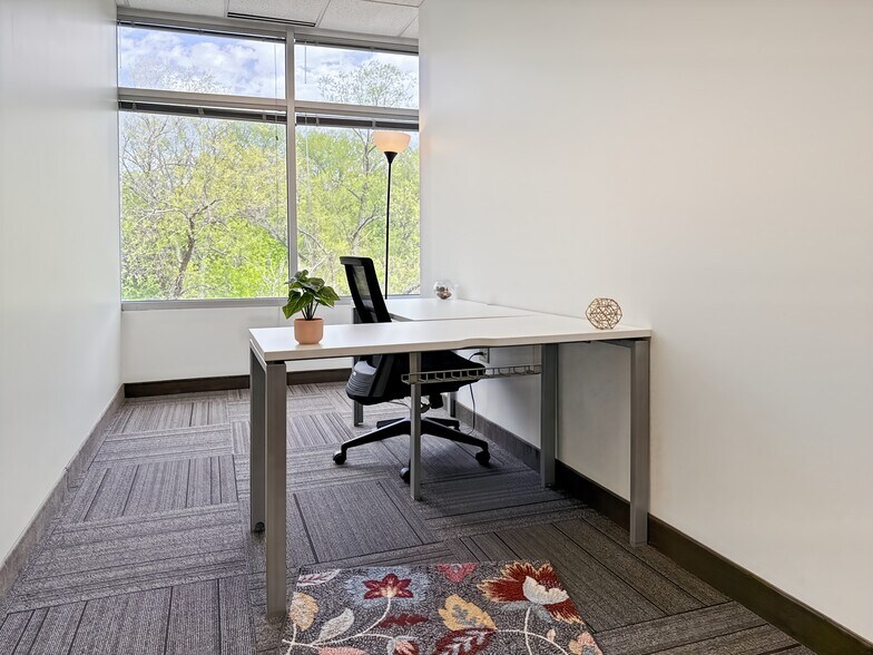 5125 County Road 101, Minnetonka, MN à louer - Photo de l’immeuble – Image 3 sur 12
