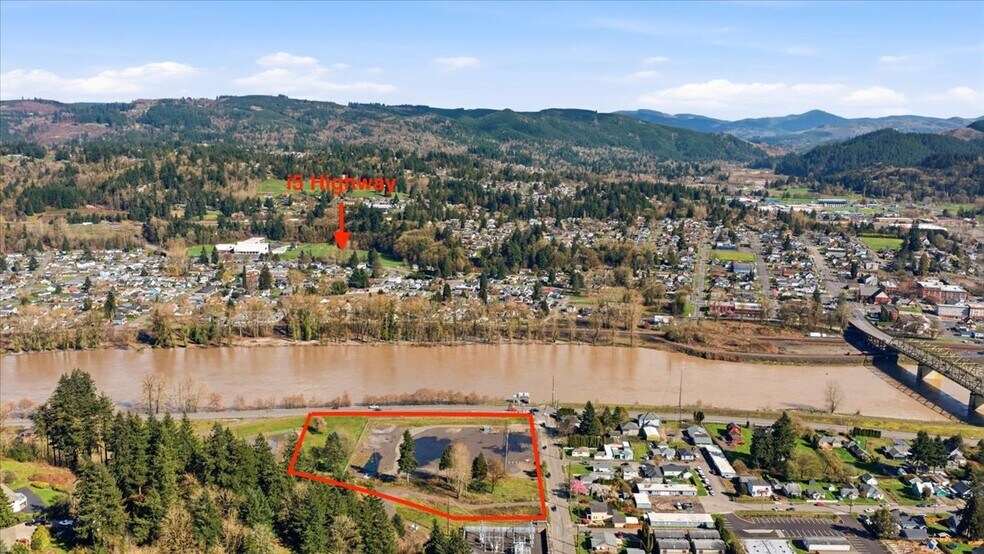101 Fishers ln, Kelso, WA à vendre - Photo de l’immeuble – Image 3 sur 14