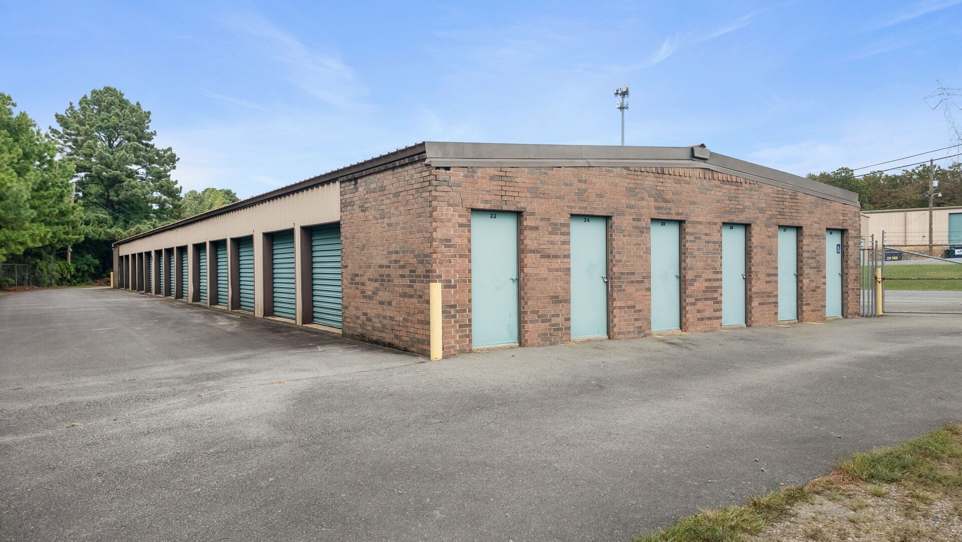 Copper Storage 29-Property SE Portfolio portefeuille de 29 biens à vendre sur LoopNet.fr Photo de l’immeuble– Image 1 sur 9