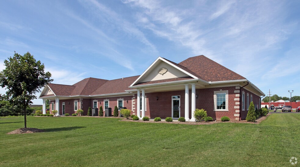 5862 Snyder Dr, Lockport, NY à vendre - Photo principale – Image 1 sur 2