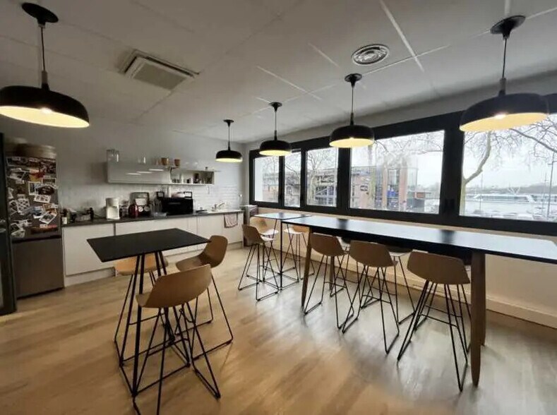Bureau dans Rouen à louer - Photo de l’immeuble – Image 2 sur 14
