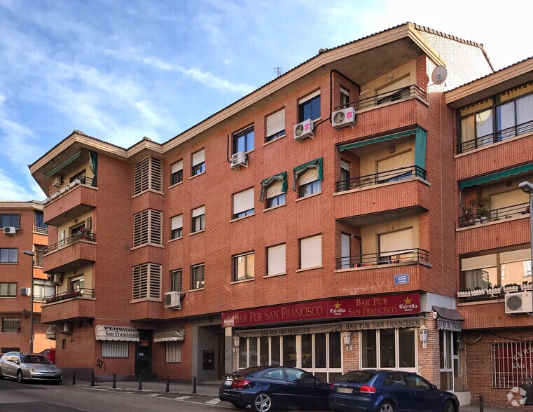 Avenida Doctor Toledo, 32, Las Rozas de Madrid, Madrid à vendre - Photo de l’immeuble – Image 2 sur 2