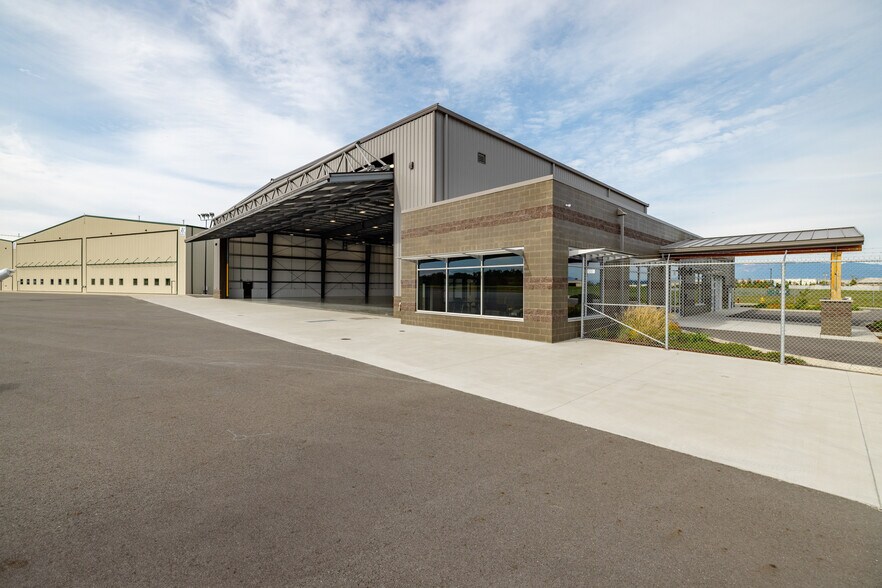 15466 Airport dr, Burlington, WA à louer - Photo de l’immeuble – Image 2 sur 27