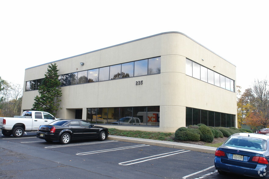 235 US Highway 22, Green Brook, NJ à louer - Photo de l’immeuble – Image 1 sur 11