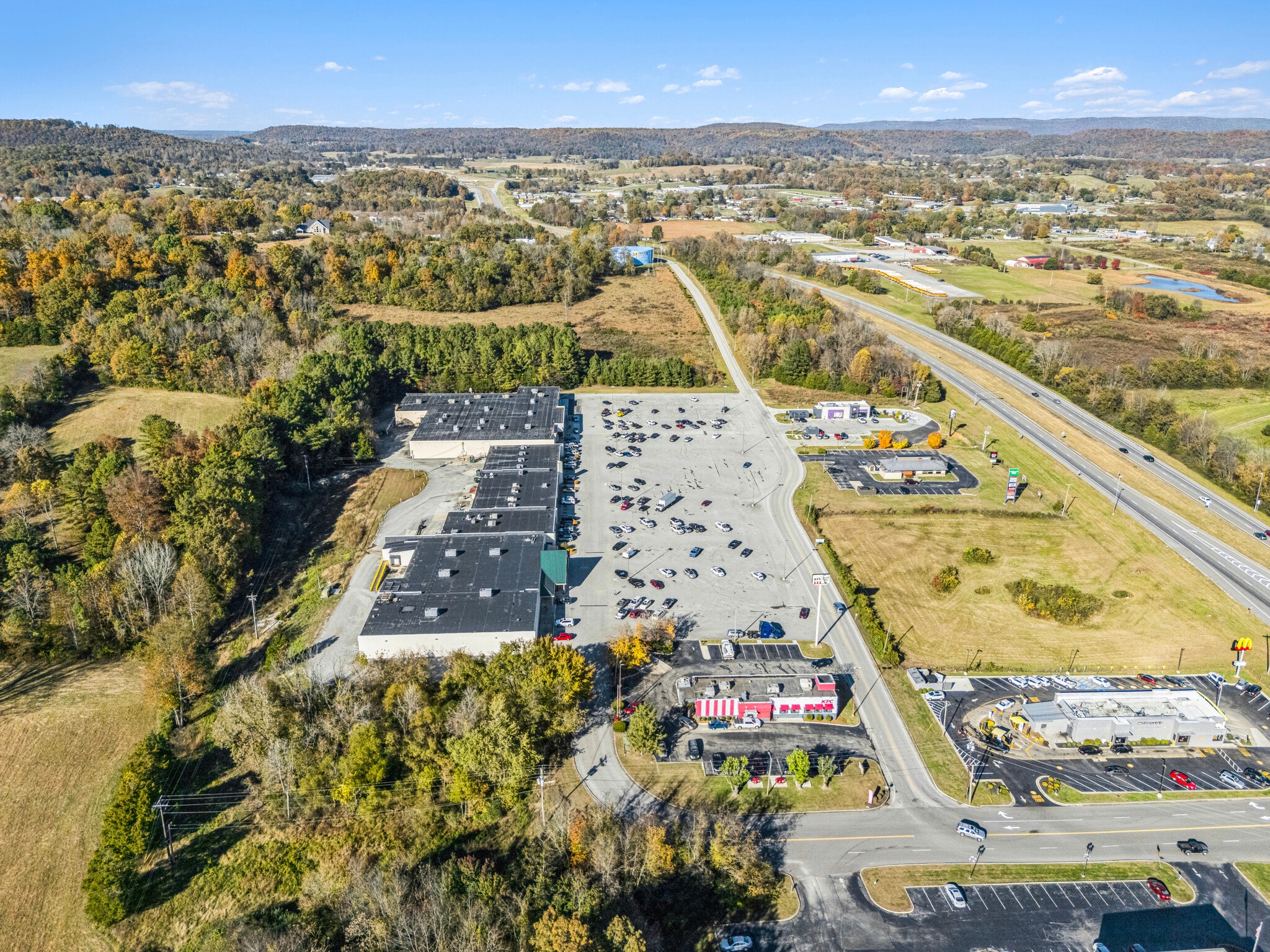 207-231 Mose Dr, Sparta, TN à vendre Photo principale– Image 1 sur 5