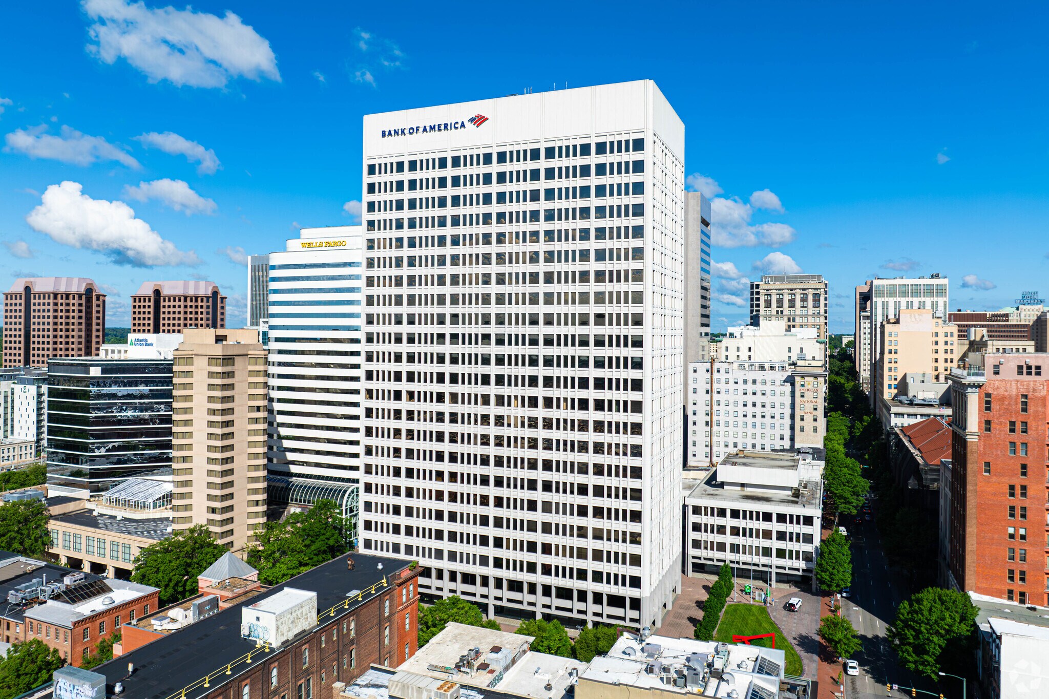 1111 E Main St, Richmond, VA à louer Photo de l’immeuble– Image 1 sur 9
