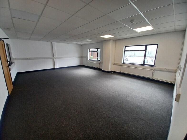 110 Morden Rd, Mitcham à louer - Photo de l’immeuble – Image 3 sur 5