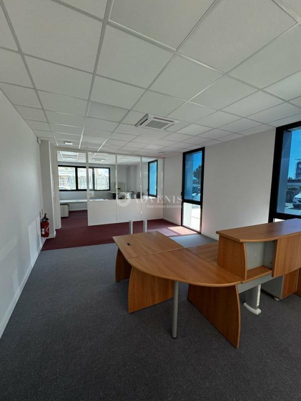 Plus de détails pour Bureau à louer