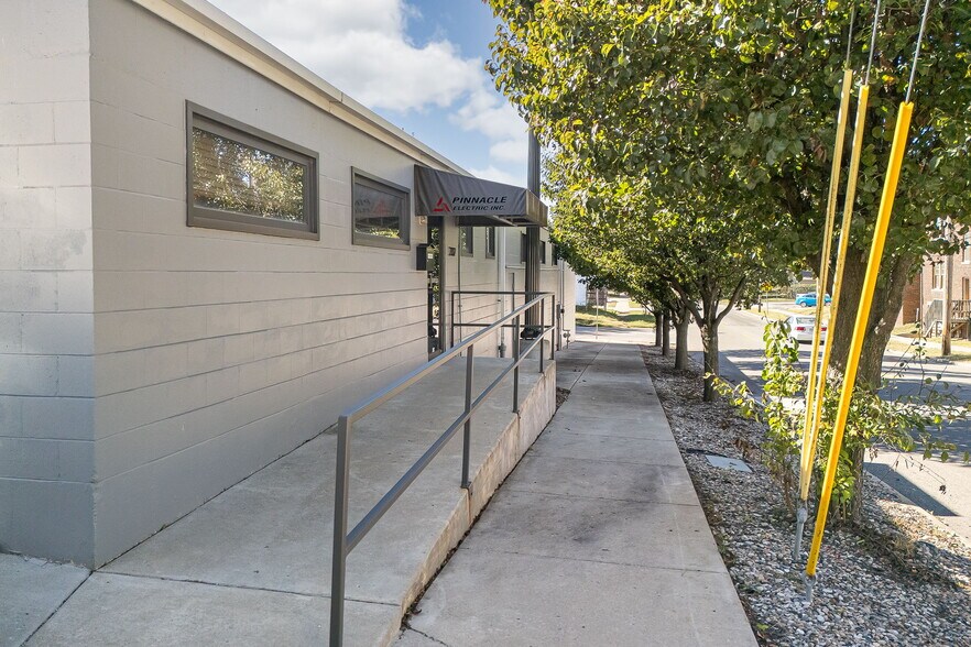 2302 Highly St, Saint Joseph, MO à vendre - Photo de l’immeuble – Image 2 sur 22