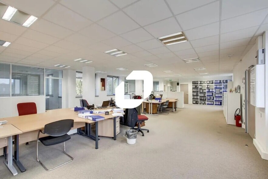 Bureau dans Neuilly-Plaisance à louer - Photo intérieure – Image 2 sur 9