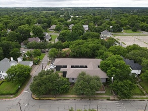 826 S Travis St, Sherman, TX - VUE AÉRIENNE  vue de carte - Image1