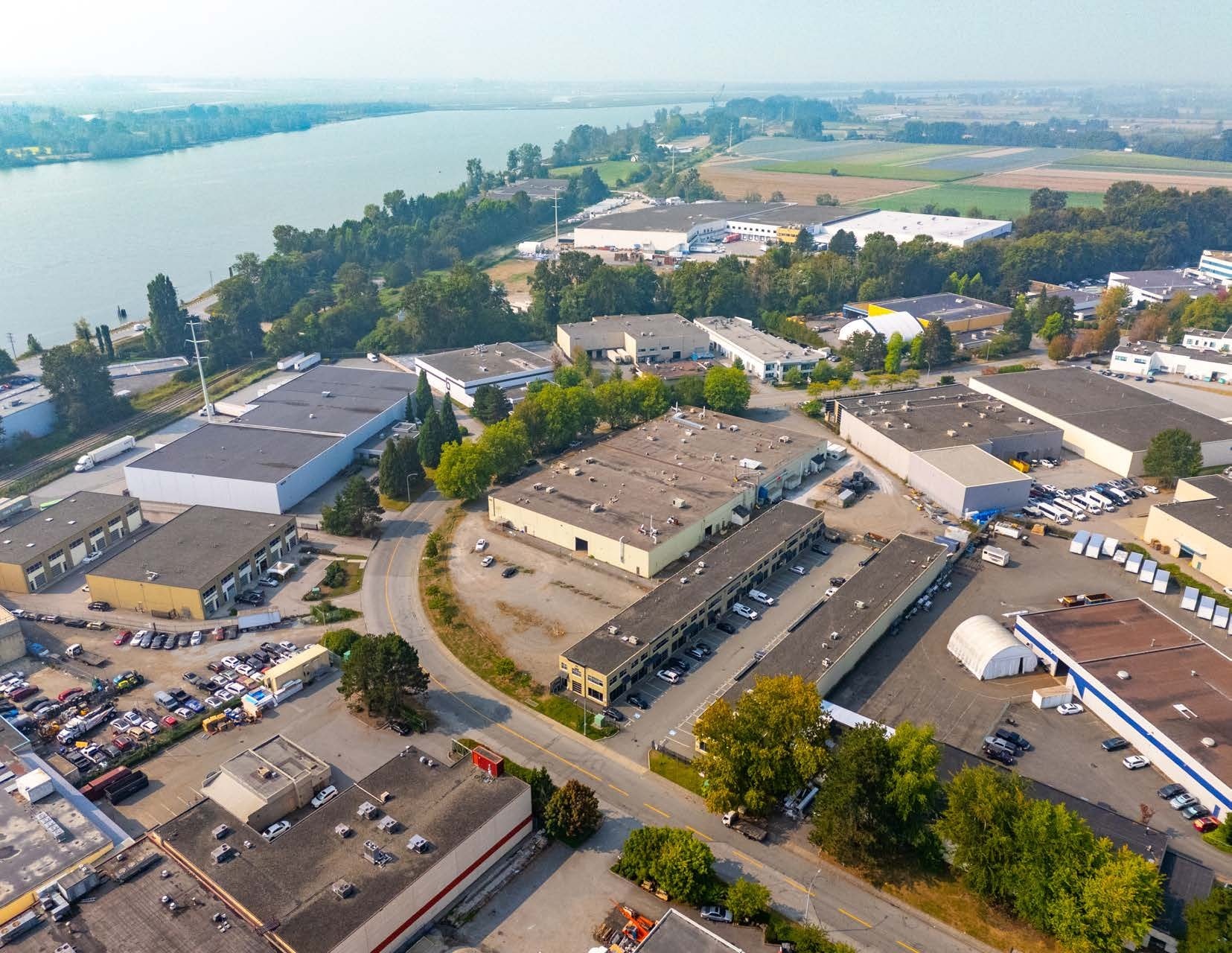 12380 Horseshoe Way, Richmond, BC à louer Photo de l’immeuble– Image 1 sur 2