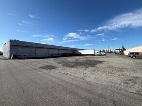 8900 Bellanca Ave, Los Angeles, CA à louer Photo intérieure– Image 1 sur 3