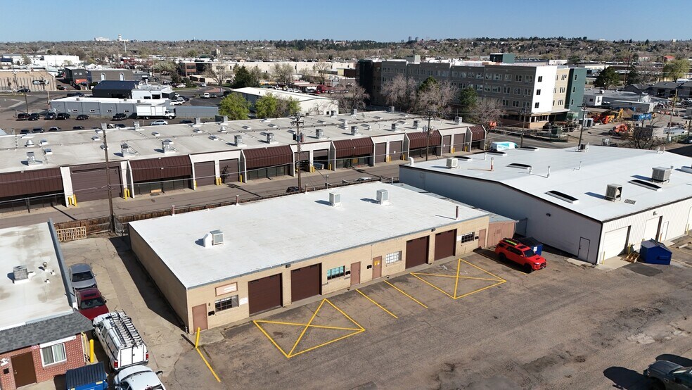 5612-5618 Newland Way, Arvada, CO à louer - Photo de l’immeuble – Image 1 sur 14