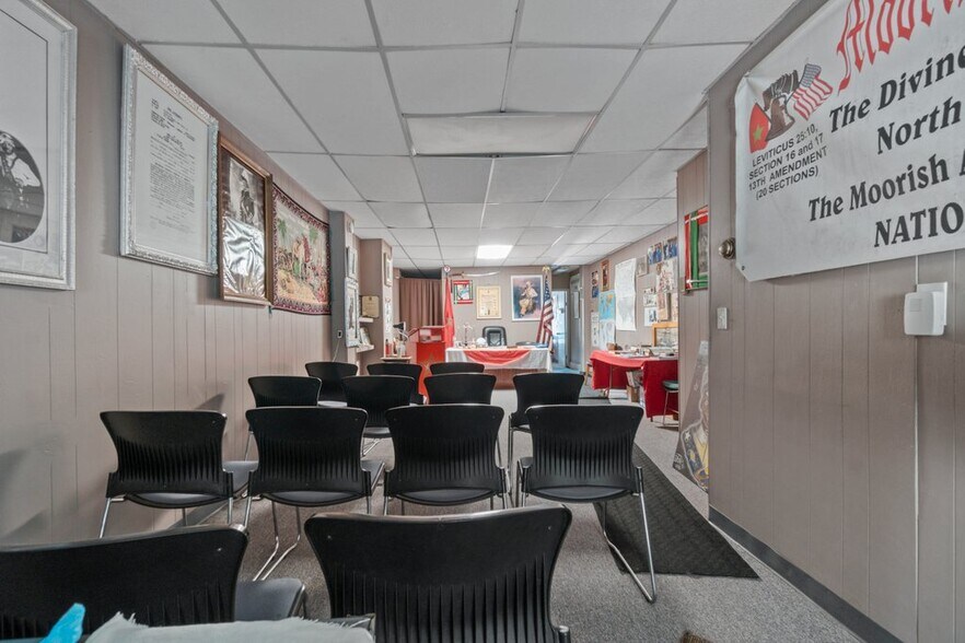 2530 N Calvert St, Baltimore, MD à vendre - Photo de l’immeuble – Image 2 sur 46