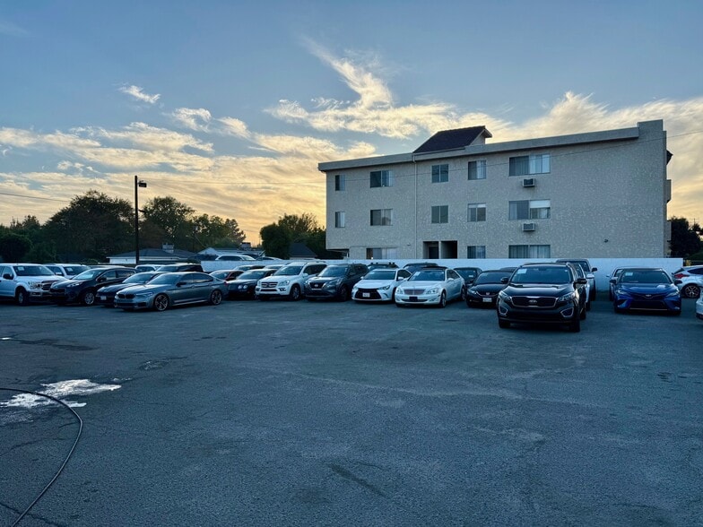 6759 Sepulveda Blvd, Van Nuys, CA à louer - Photo de l’immeuble – Image 2 sur 11