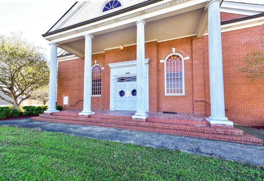 3901 Raeford Rd, Fayetteville, NC à louer - Photo de l’immeuble – Image 3 sur 50