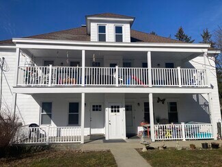 Plus de détails pour 26 Elmwood Ave, Philmont, NY - Logement à vendre