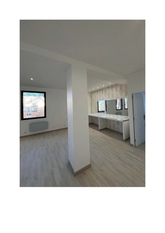 Plus de détails pour Bureau à vendre