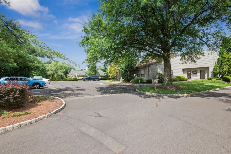 31 Mountain Blvd, Warren, NJ à vendre - Photo de l’immeuble – Image 3 sur 23
