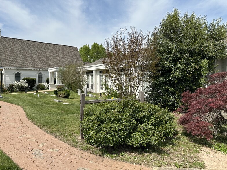 5649 Mount Gilead Rd, Centreville, VA à louer - Photo de l’immeuble – Image 3 sur 7