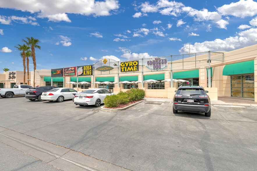 7660 W Cheyenne Ave, Las Vegas, NV à louer - Photo de l’immeuble – Image 2 sur 9