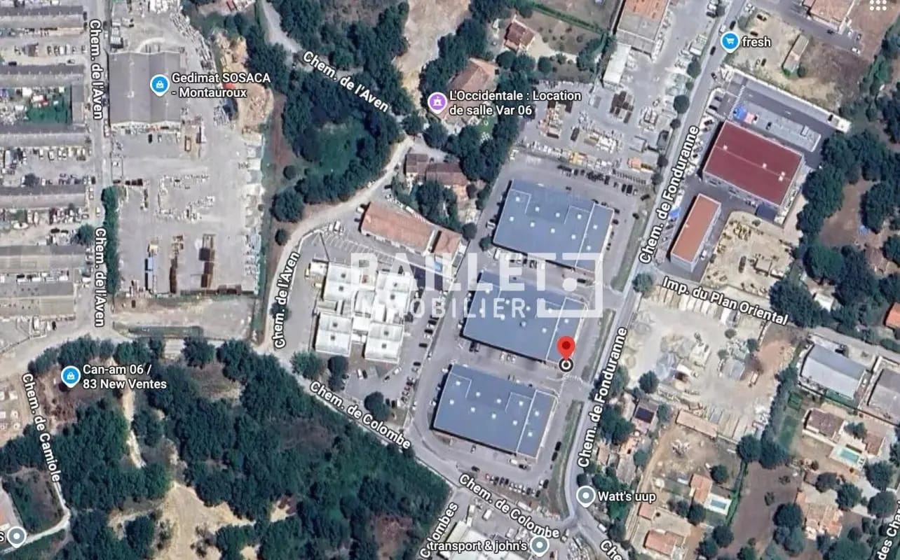 Local commercial dans Montauroux à louer Photo de l’immeuble– Image 1 sur 2