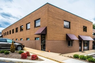 13 Haywood Office Park, Waynesville, NC à louer Photo intérieure– Image 1 sur 6