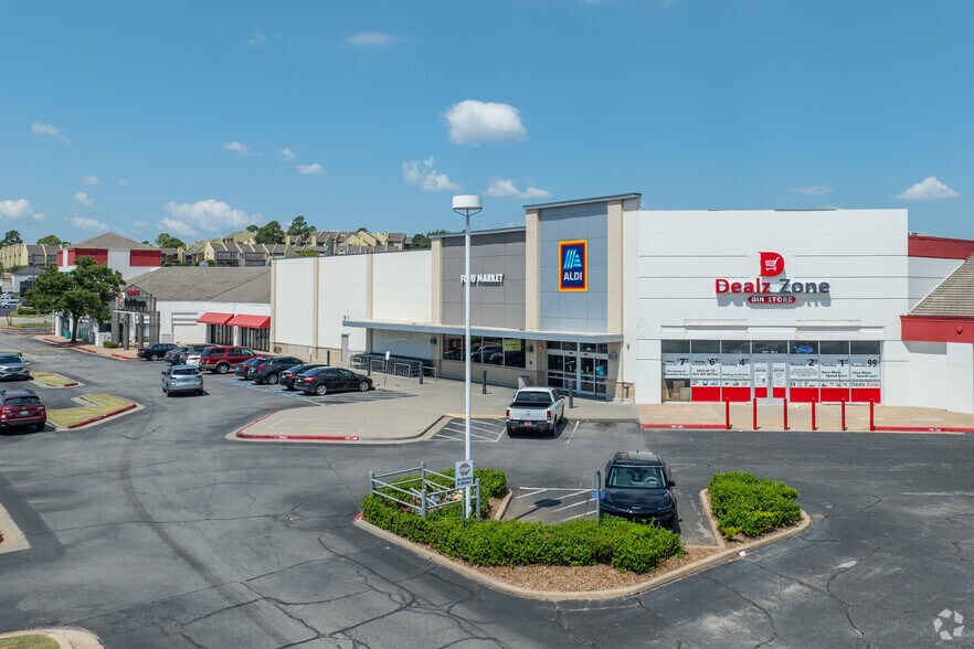 8221 E 61st St, Tulsa, OK à louer - Photo principale – Image 1 sur 24