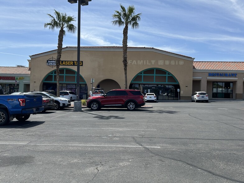 8125-8175 W Sahara Ave, Las Vegas, NV à louer - Photo de l’immeuble – Image 2 sur 4
